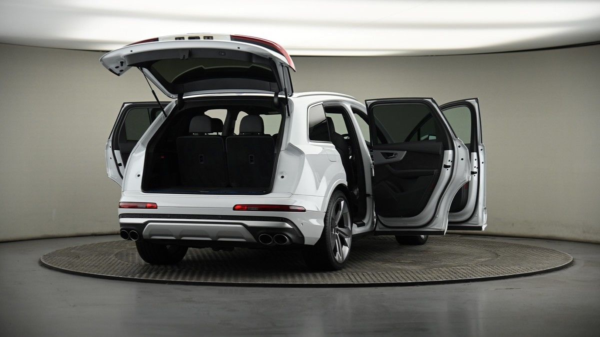 More views of Audi SQ7