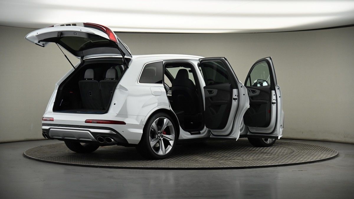 More views of Audi SQ7