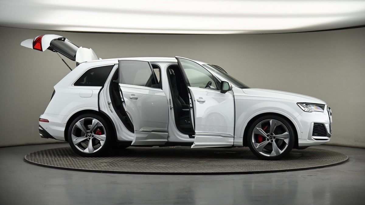 More views of Audi SQ7