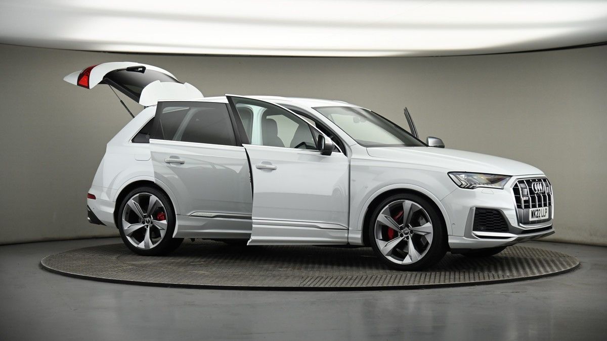 More views of Audi SQ7