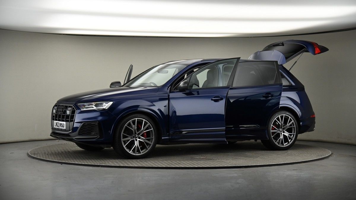 More views of Audi SQ7