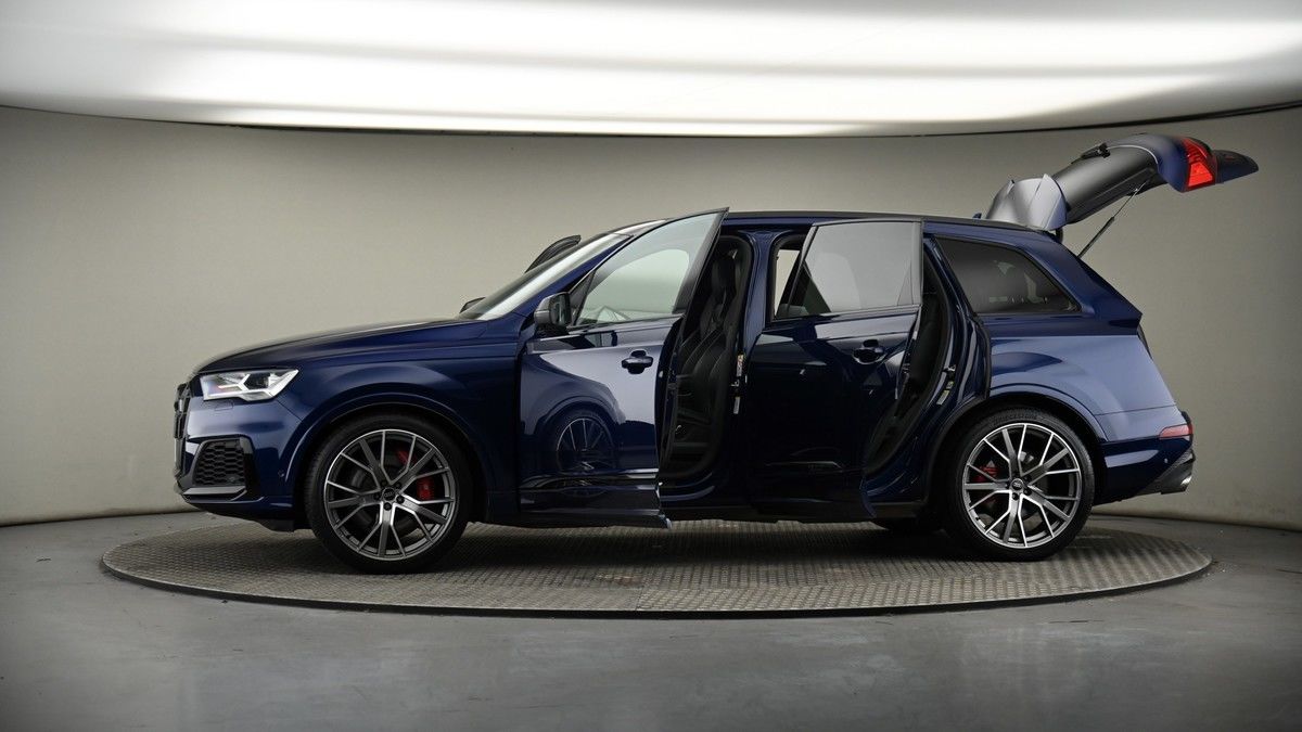 More views of Audi SQ7