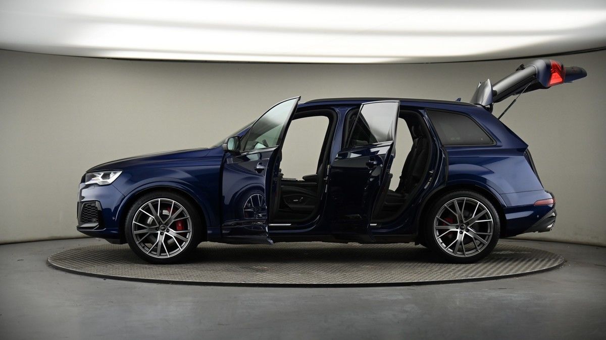 More views of Audi SQ7