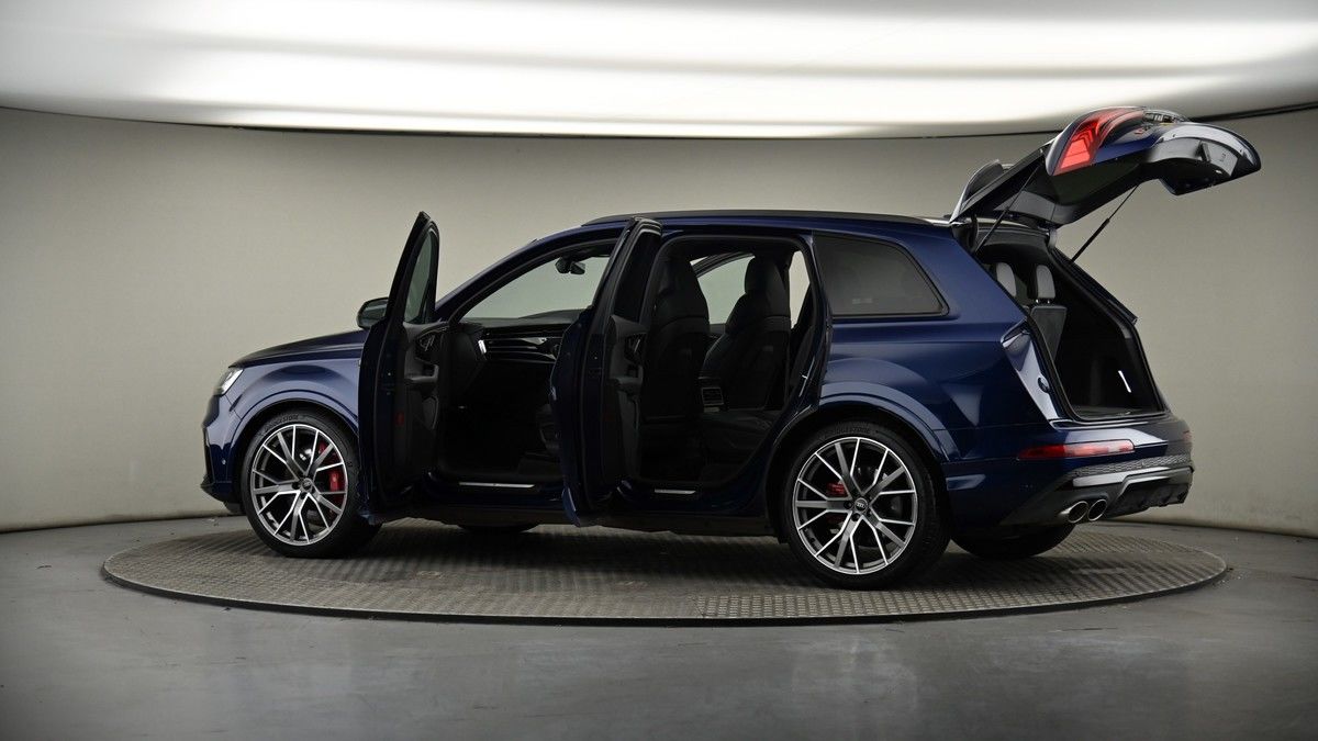 More views of Audi SQ7