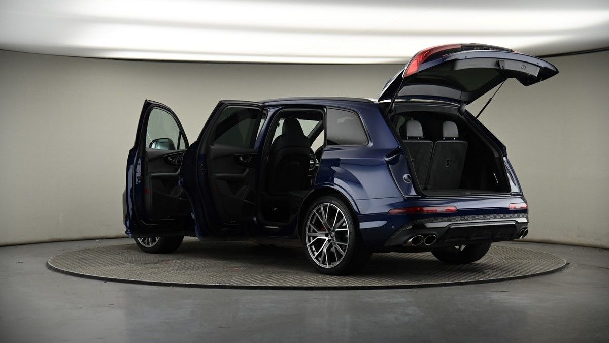 More views of Audi SQ7