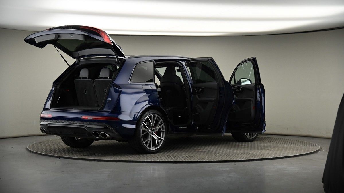 More views of Audi SQ7