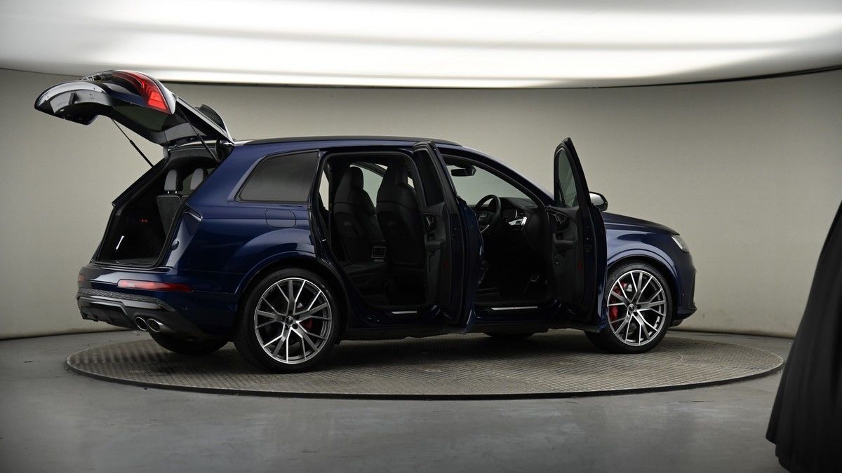 More views of Audi SQ7