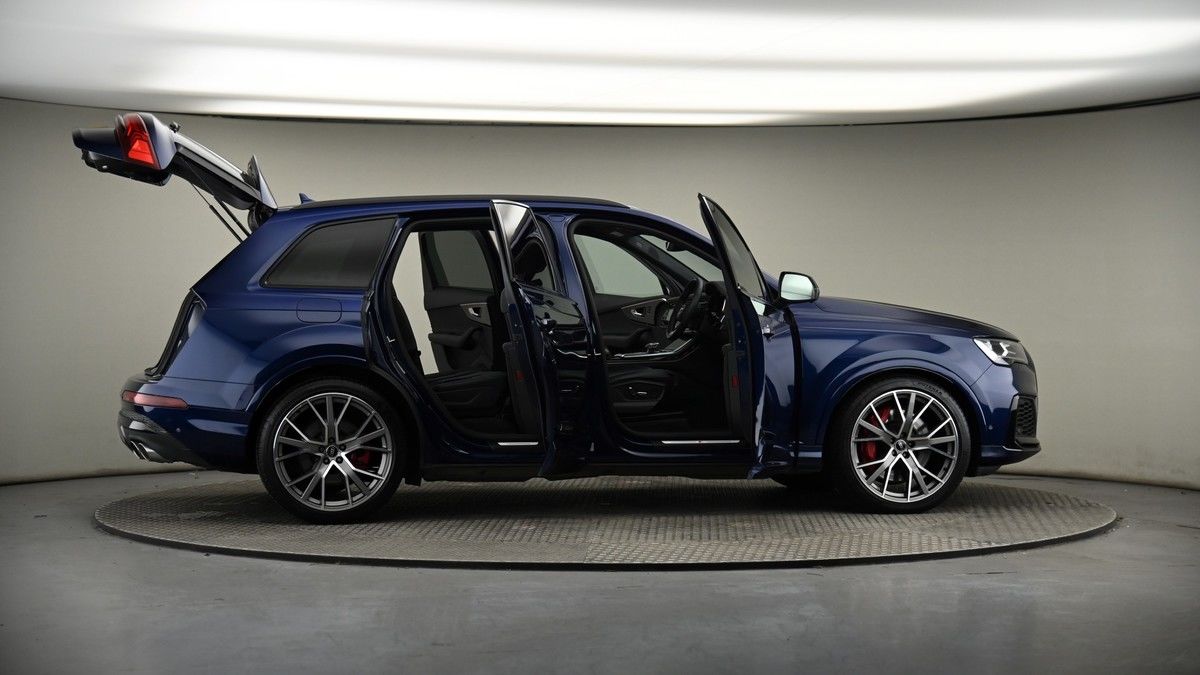 More views of Audi SQ7