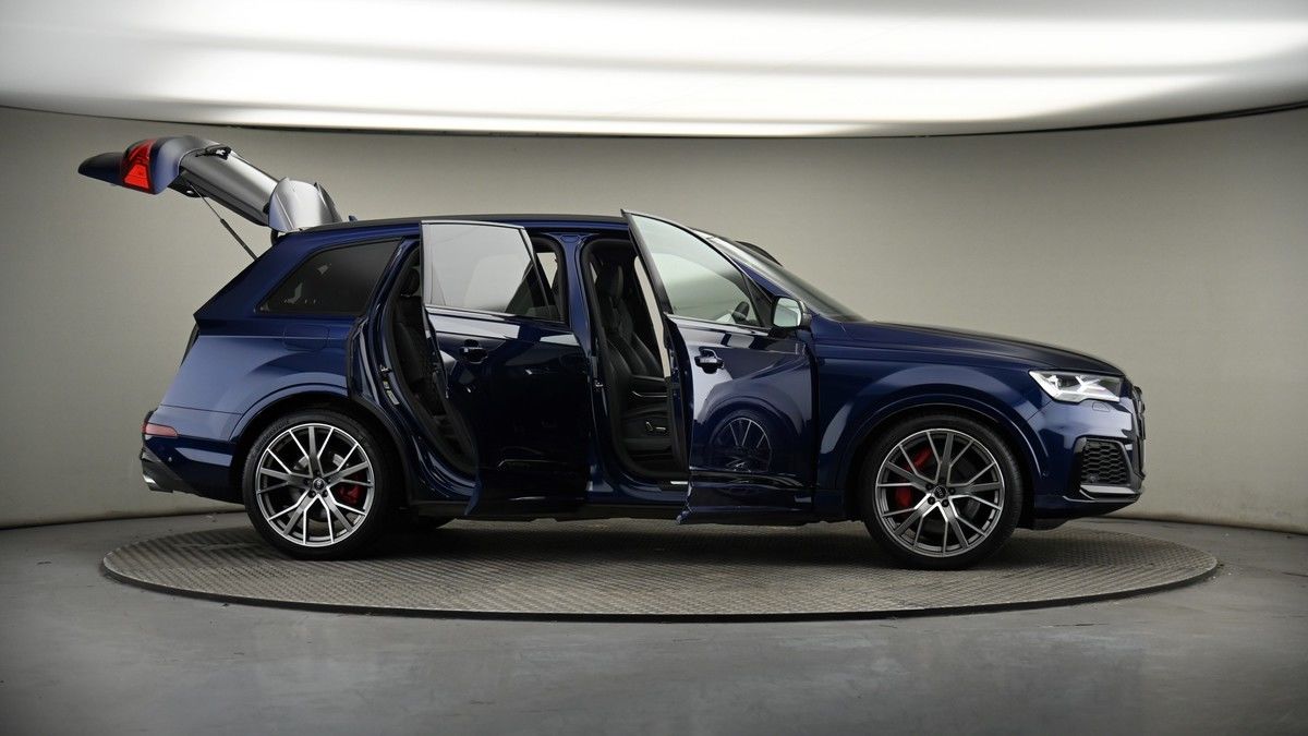 More views of Audi SQ7