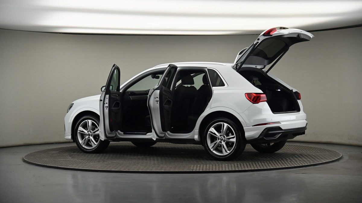 More views of Audi Q3