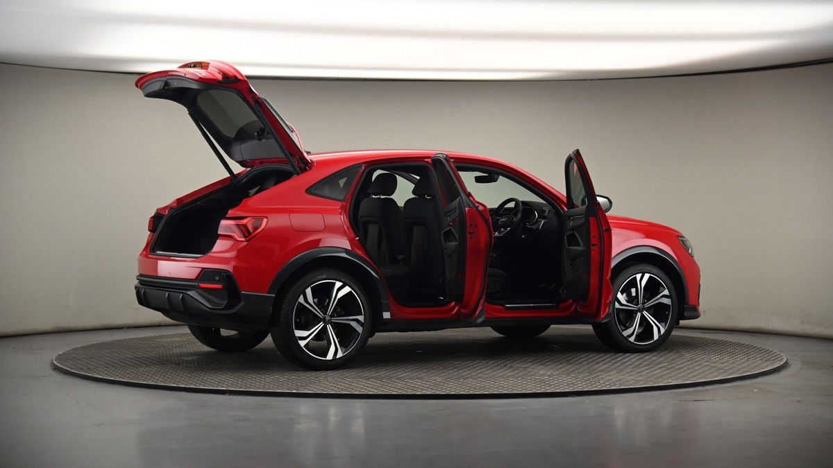 More views of Audi Q3