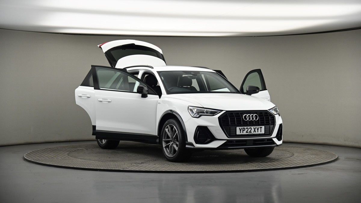 More views of Audi Q3