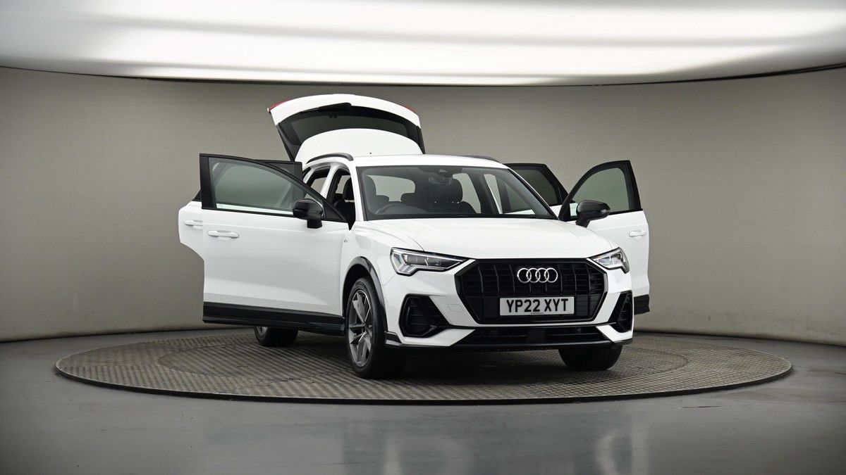 More views of Audi Q3