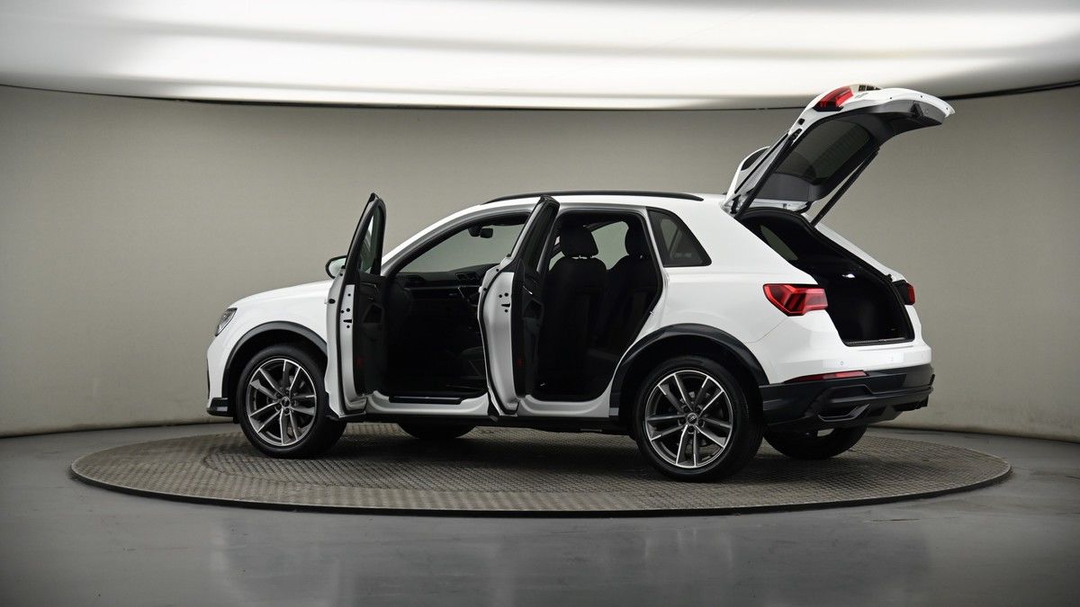 More views of Audi Q3