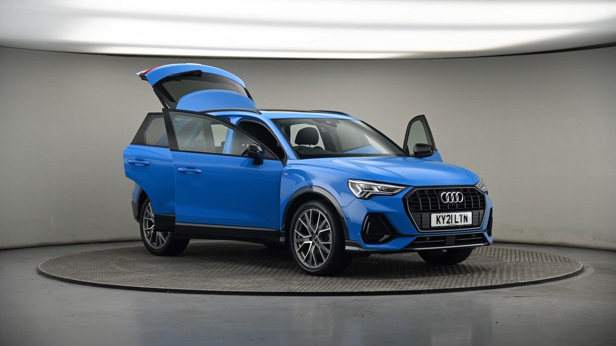 More views of Audi Q3