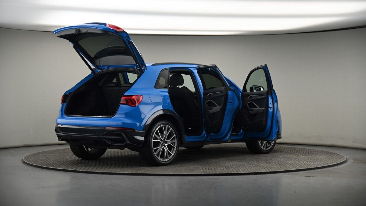 More views of Audi Q3