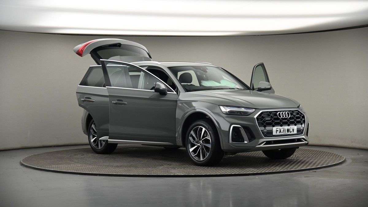 More views of Audi Q5