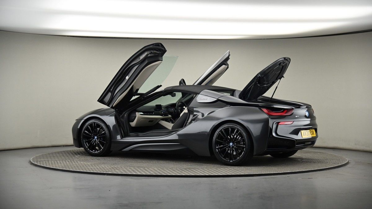 More views of BMW i8