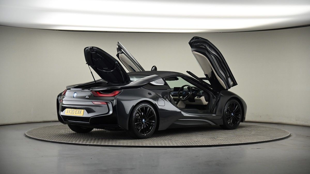 More views of BMW i8
