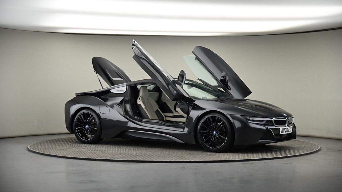 More views of BMW i8