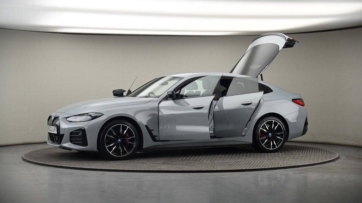 More views of BMW i4