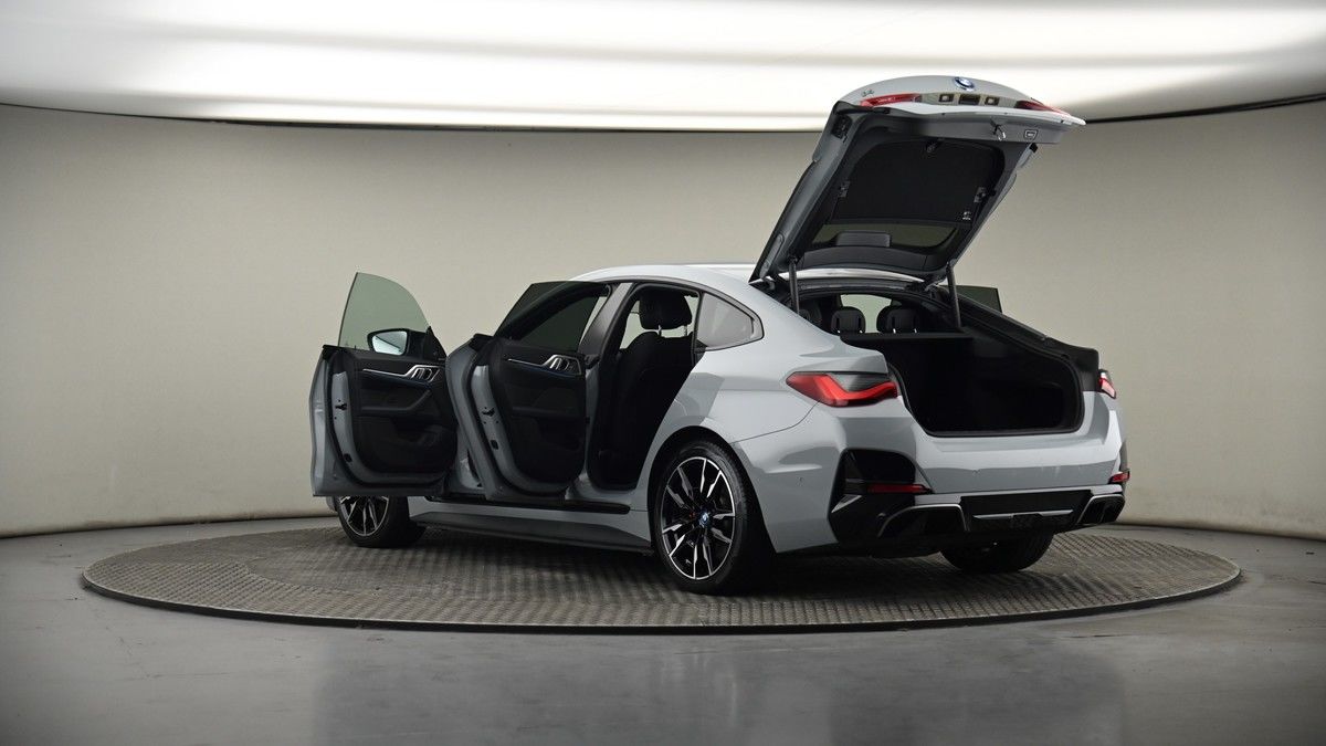 More views of BMW i4