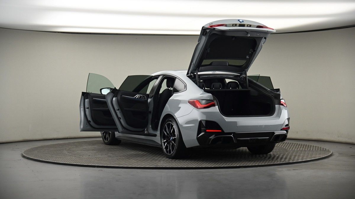 BMW i4 Image 4