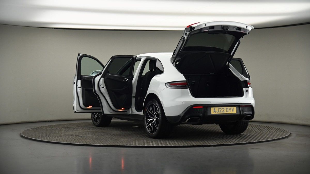 Porsche Macan Image 8