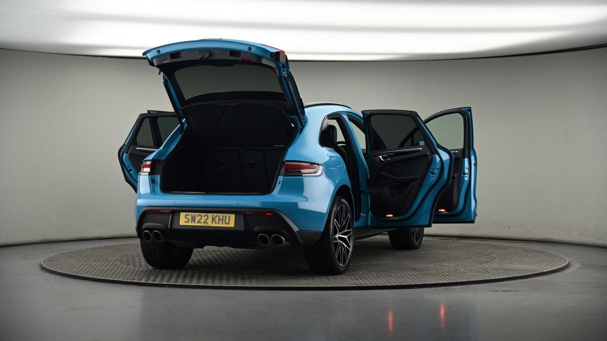 More views of Porsche Macan