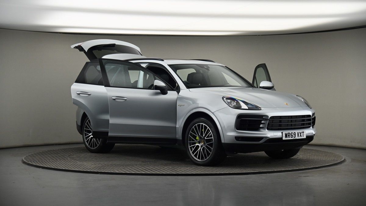 More views of Porsche Cayenne