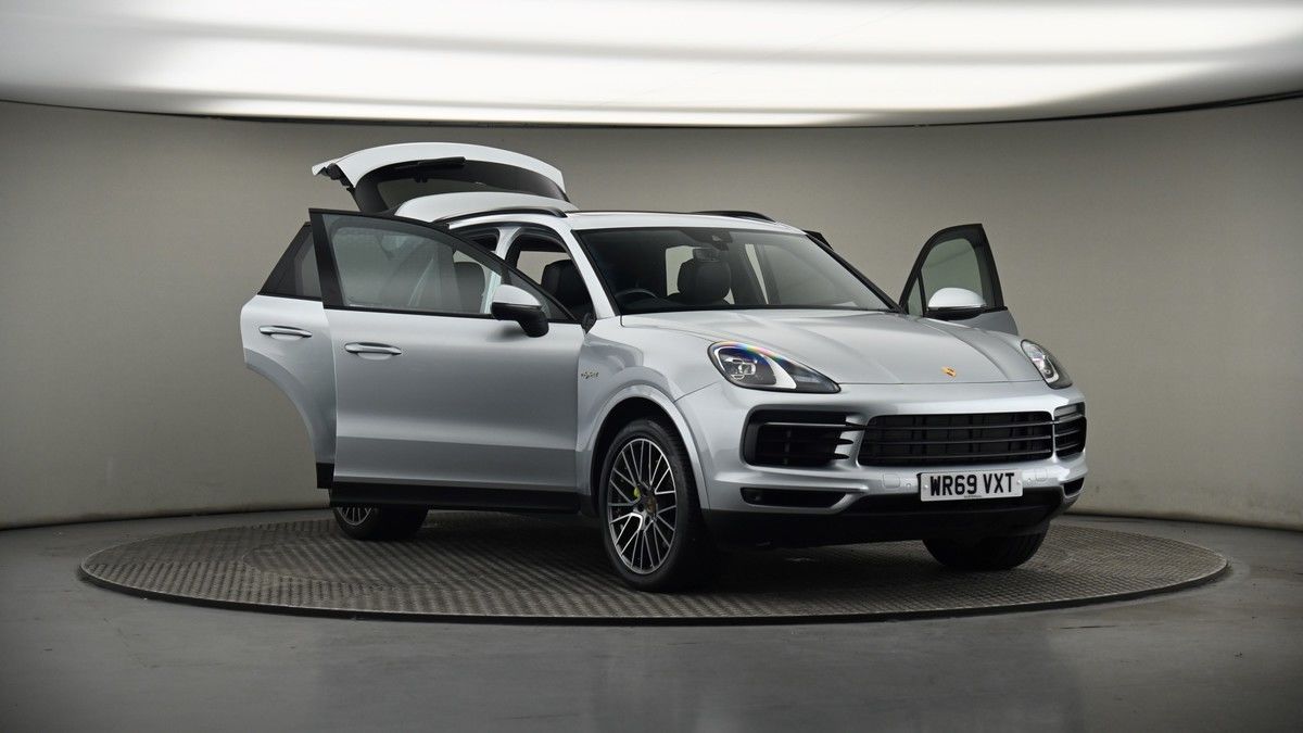More views of Porsche Cayenne