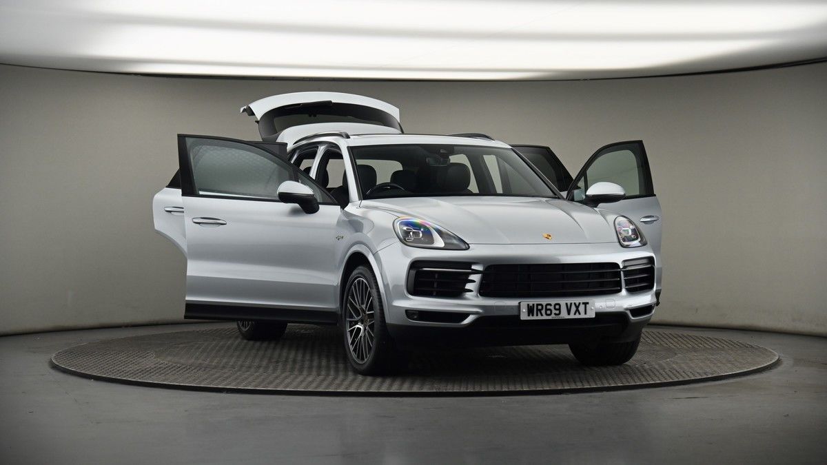 More views of Porsche Cayenne