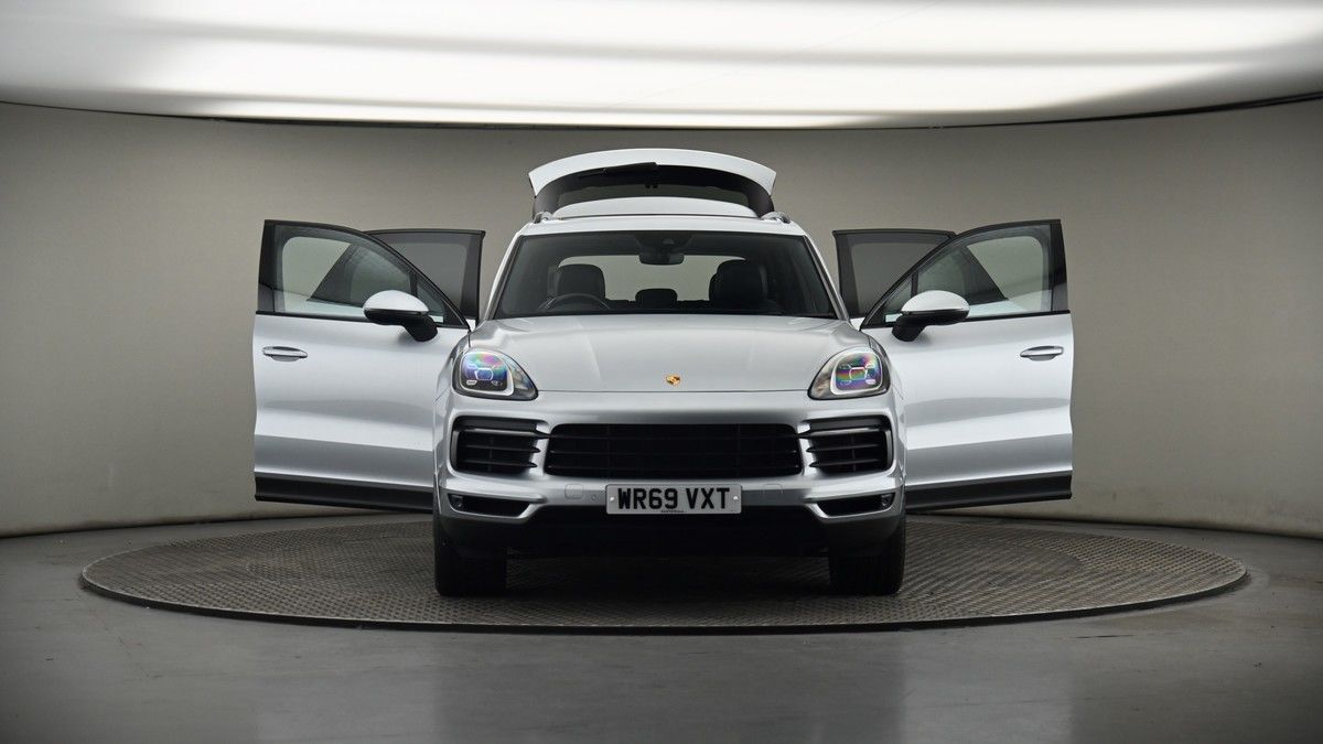More views of Porsche Cayenne