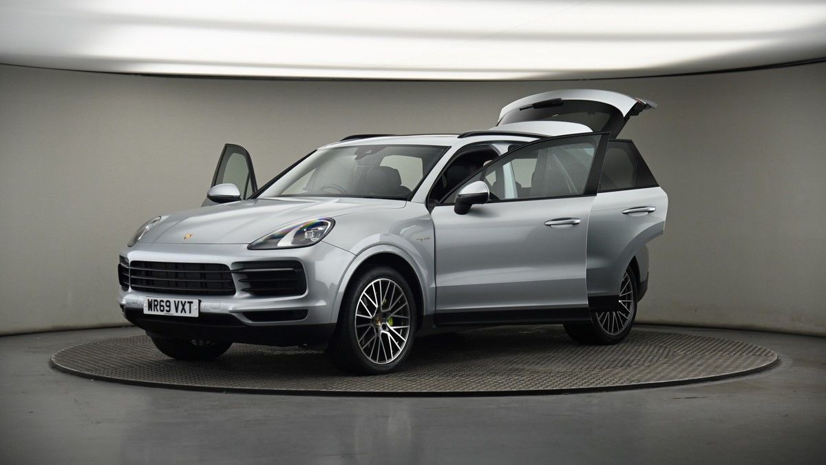 More views of Porsche Cayenne