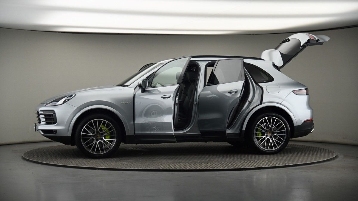 More views of Porsche Cayenne