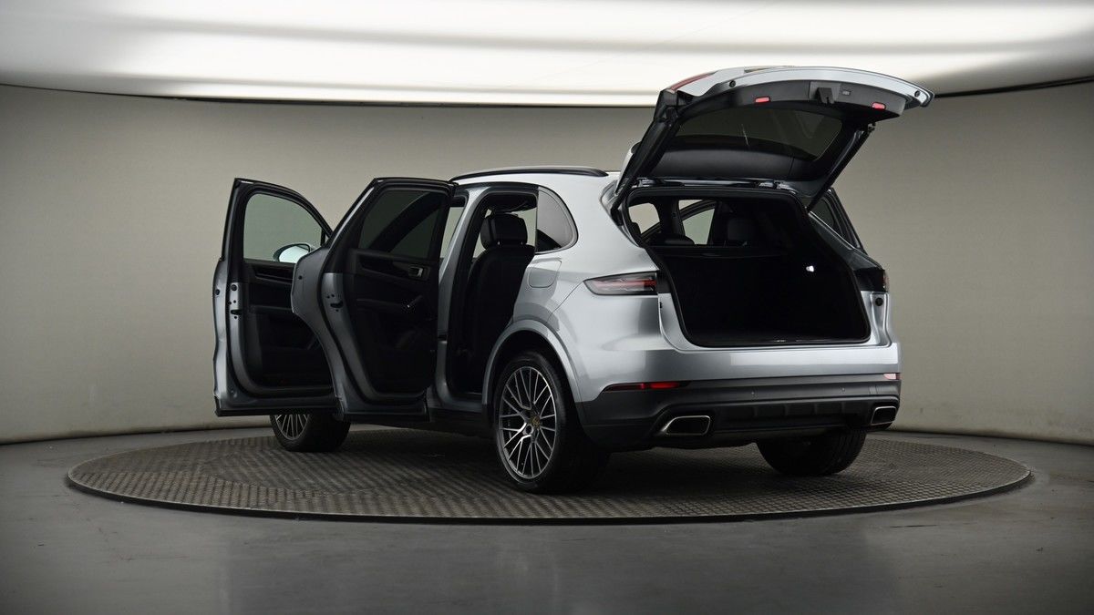 Porsche Cayenne Image 8