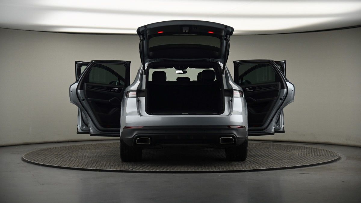 More views of Porsche Cayenne