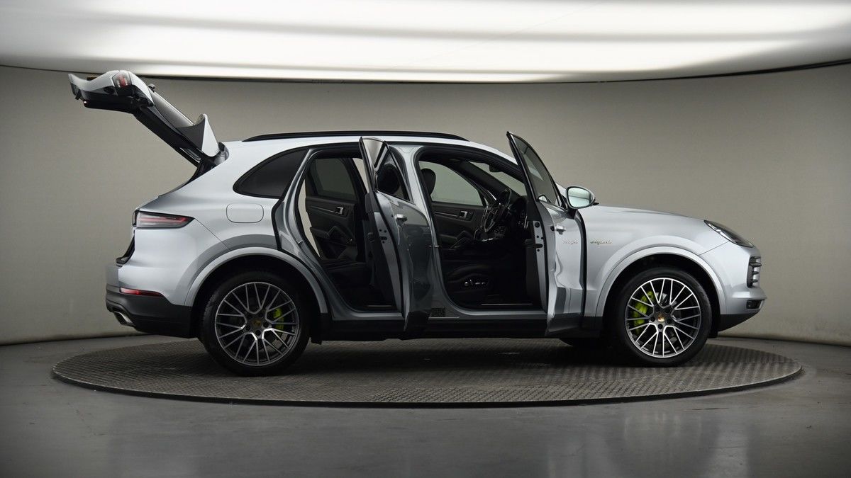 More views of Porsche Cayenne