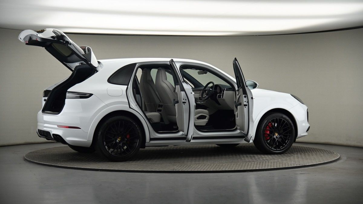 More views of Porsche Cayenne