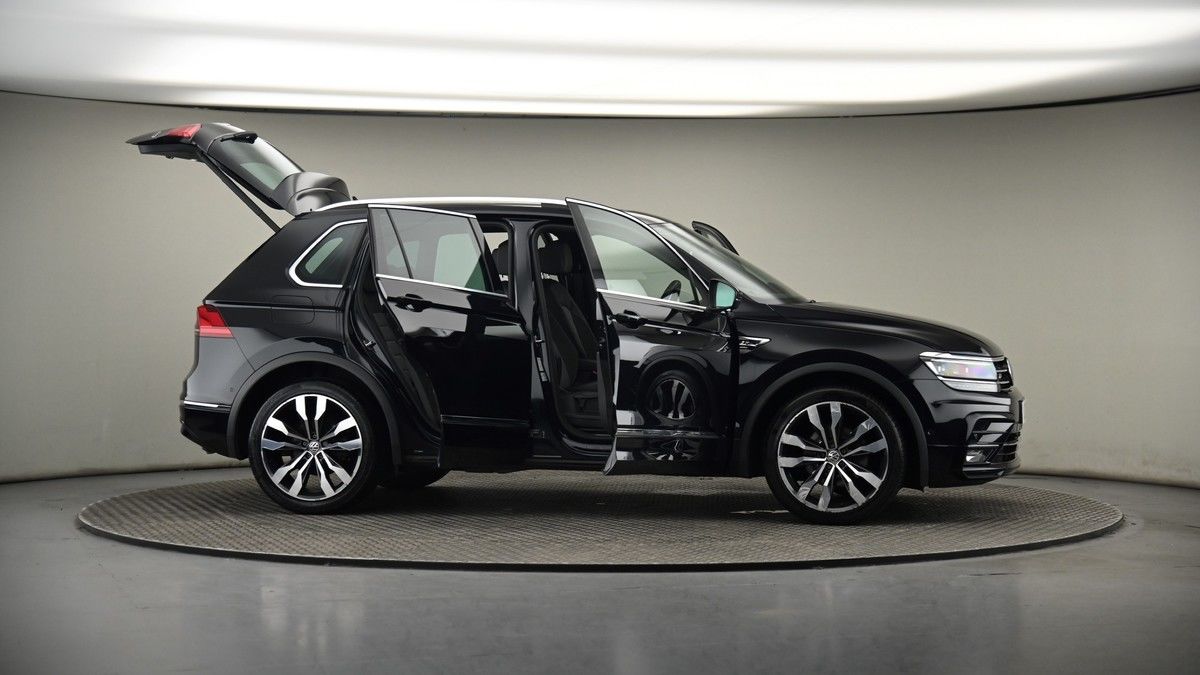 More views of Volkswagen Tiguan