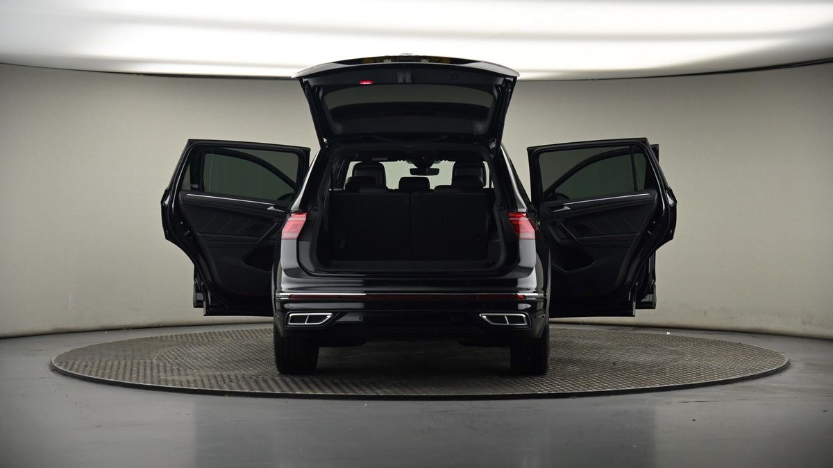 More views of Volkswagen Tiguan Allspace