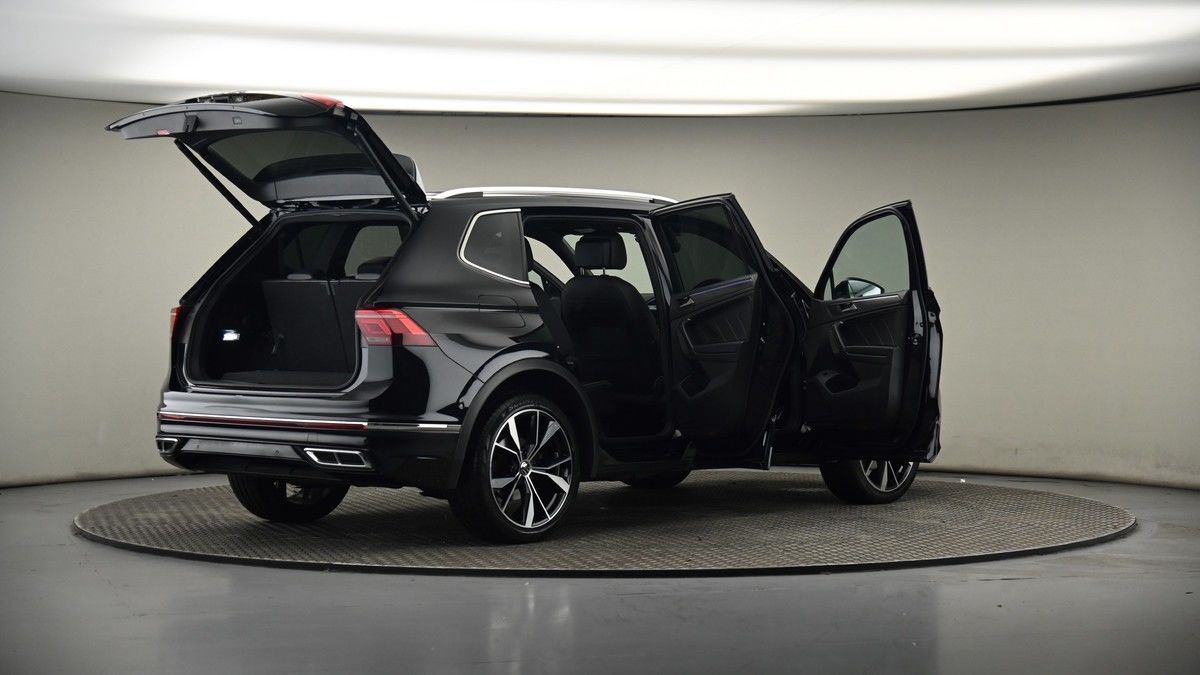 More views of Volkswagen Tiguan Allspace
