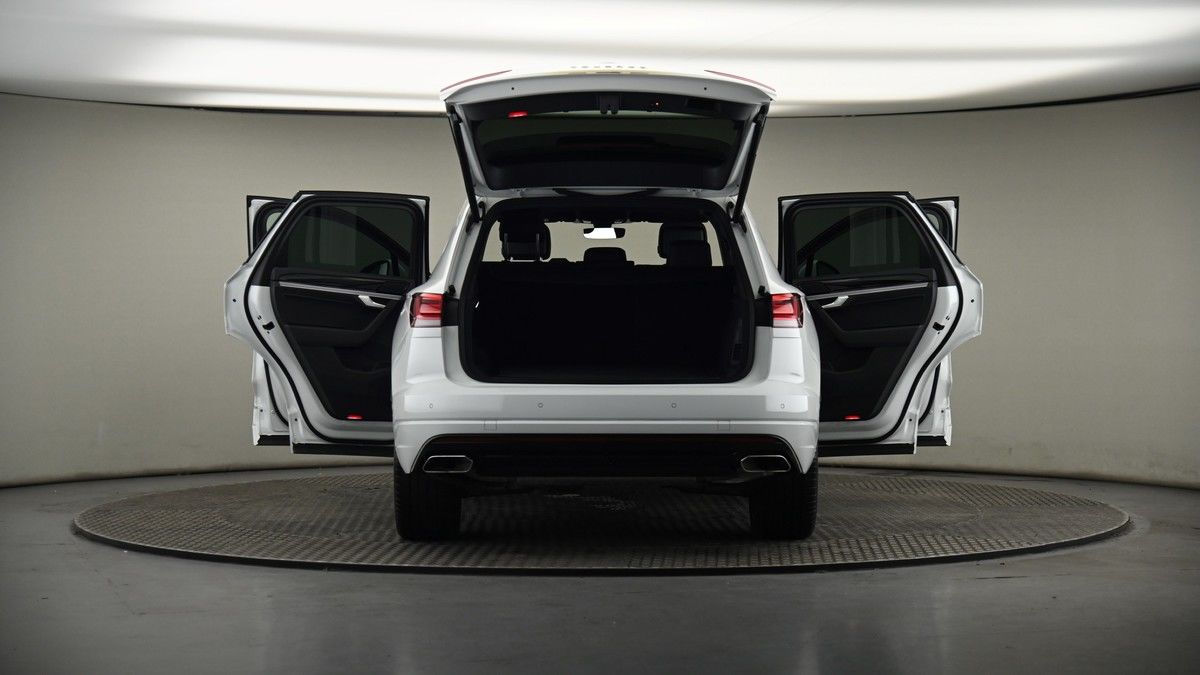 More views of Volkswagen Touareg