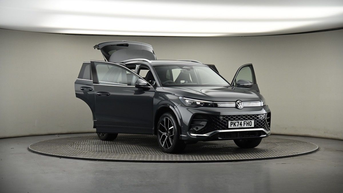 More views of Volkswagen Tiguan