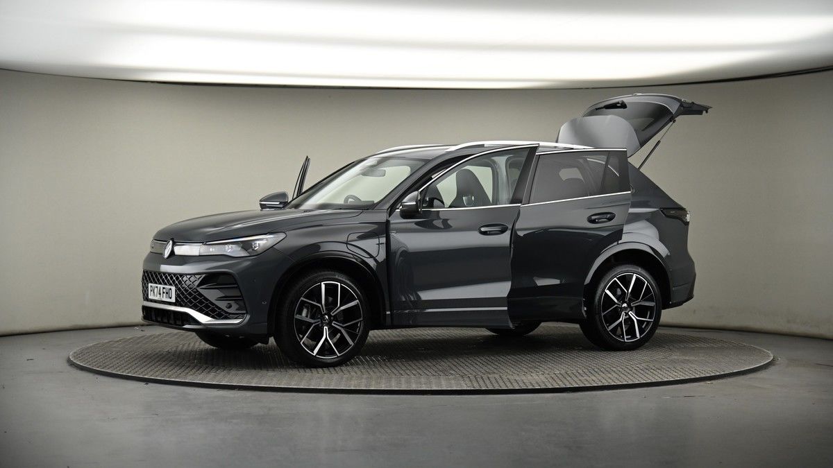 More views of Volkswagen Tiguan