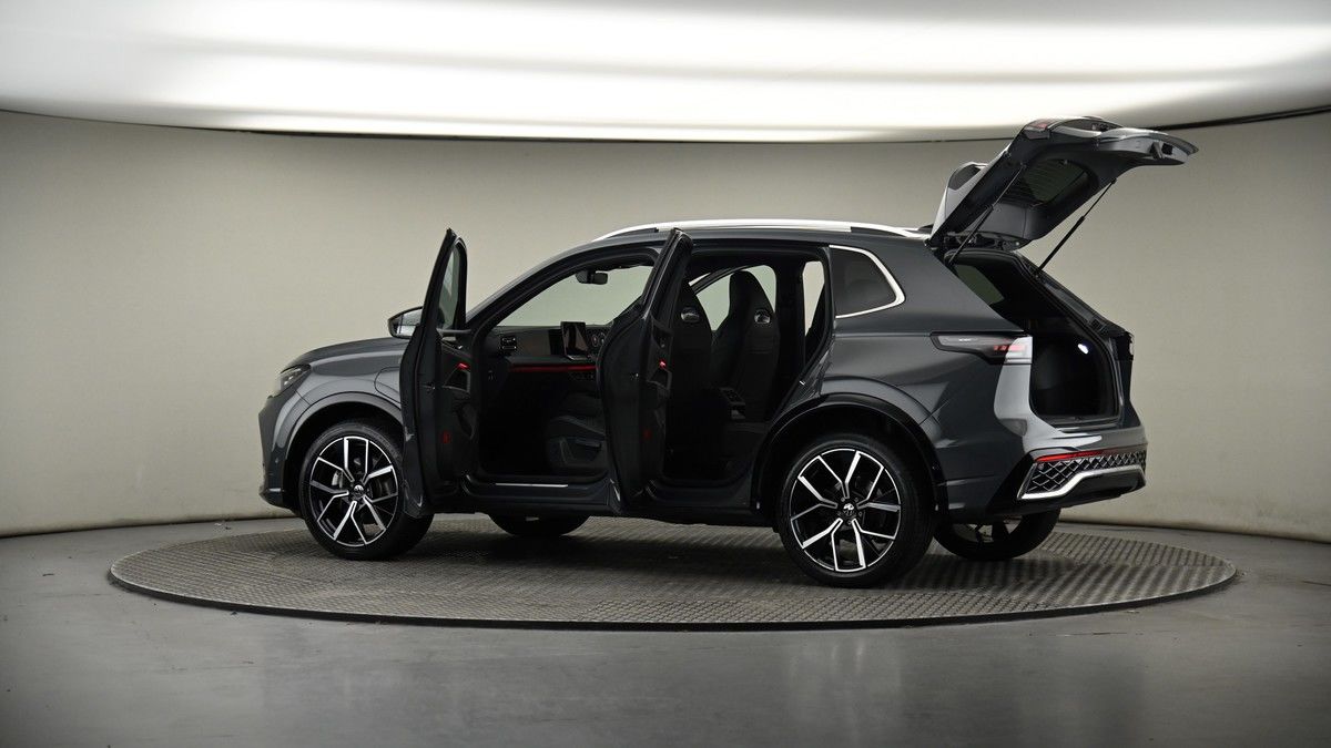 More views of Volkswagen Tiguan