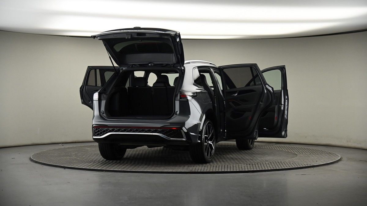 More views of Volkswagen Tiguan