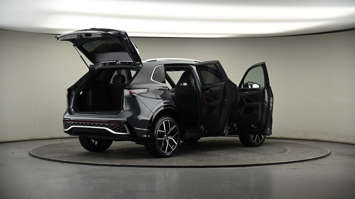 More views of Volkswagen Tiguan