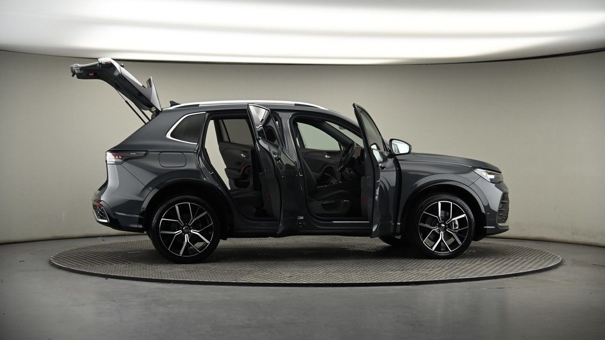 More views of Volkswagen Tiguan
