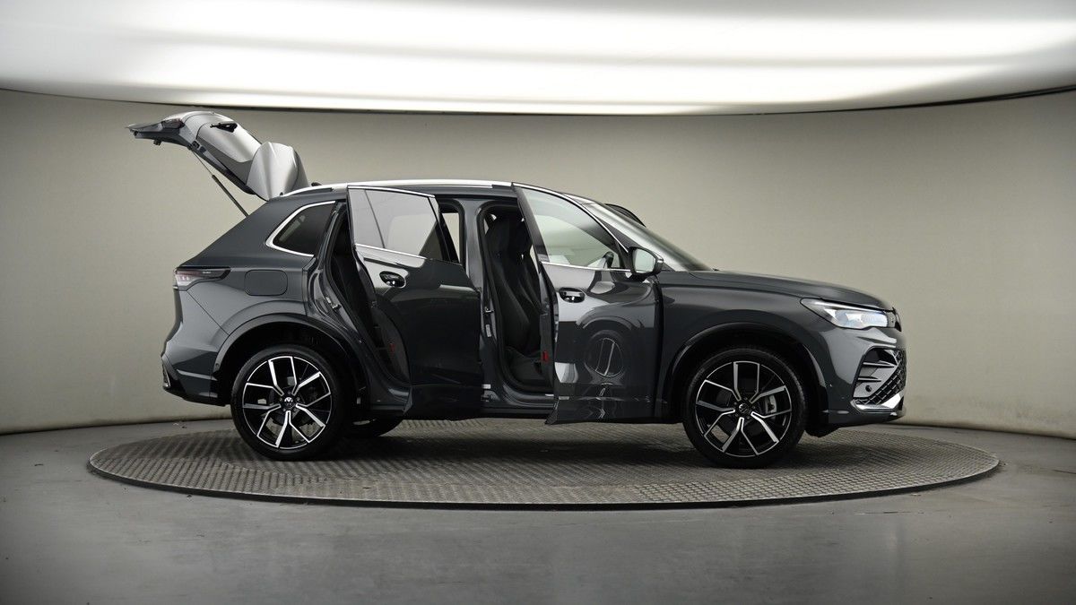 More views of Volkswagen Tiguan
